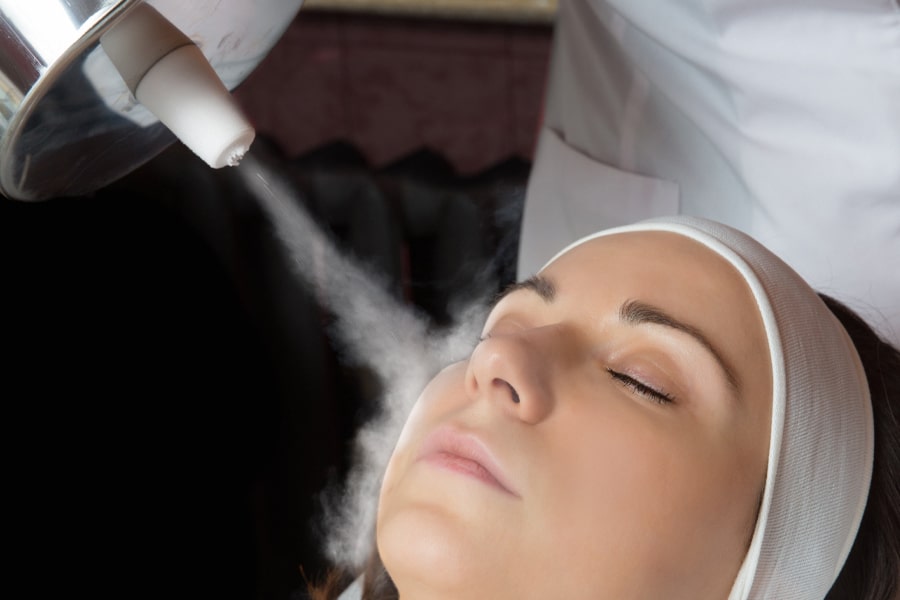 Криотерапия: суть процедуры, показания и противопоказания